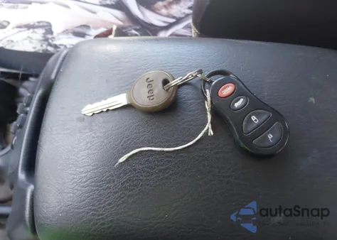 2004 Jeep Liberty Sport z USA, uszkodzony, nr VIN 1J8GL48K84W142031